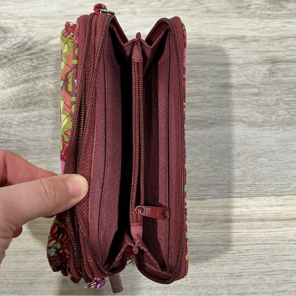 Vera Bradley Resort Medallion Pink Paisley Wallet Small Clutch Multi Compartment - Picture 7 of 8